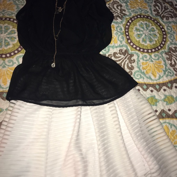 Black Sheer Sleeveless Top - Picture 3 of 5